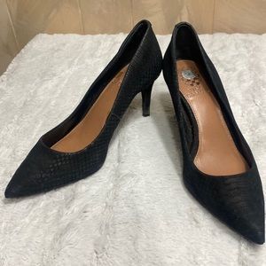 145. Vince Camuto leather heels size 6